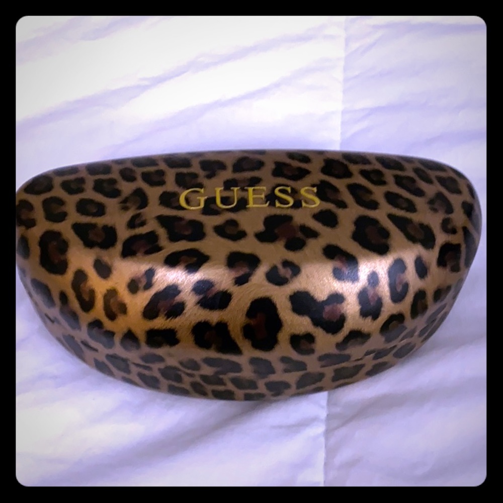 Guess - Sunglass Case